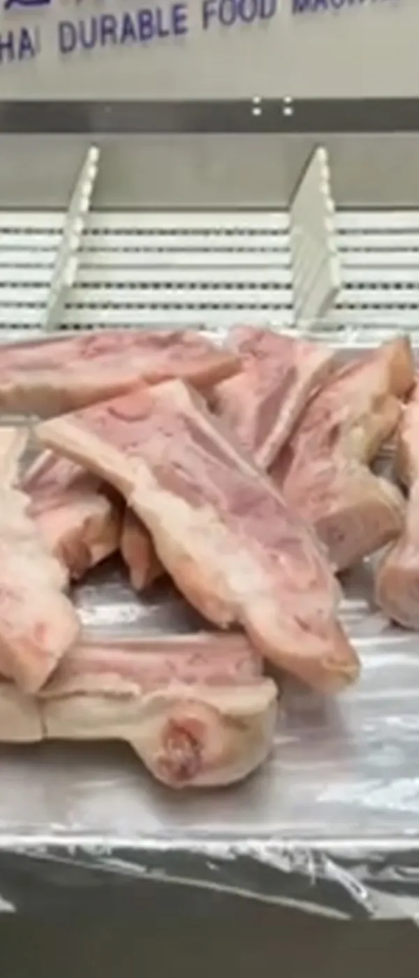 Автоматическая ленточная пила для замороженного мяса (разрез на 5 кусков)